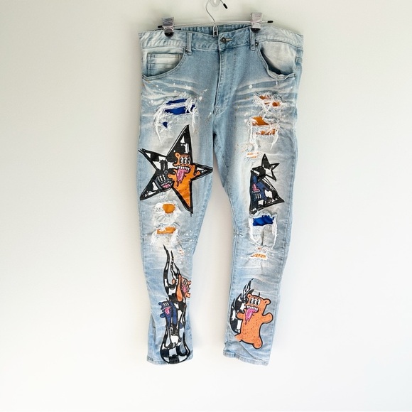 NWT Smoke Rise Distressed Painted Graphic Slim Tapered Fit Light Wash Jeans 38 - Picture 1 of 11